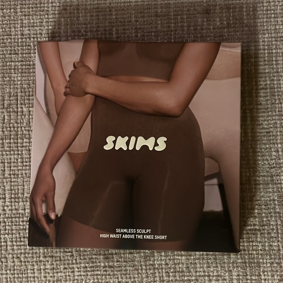 SKIMS Other - SKIMS Seamless Sculpt High Waist Above The Knee Shorts Shapewear Size M / Onyx